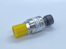 Load image into Gallery viewer, Ecumasters Oil Pressure Sender 0-10bar - Racing Circuits
